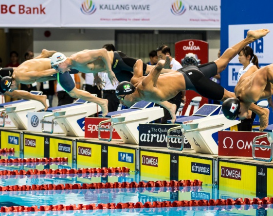 Русский пловец Морозов завоевал два золота на Кубке мира в Токио