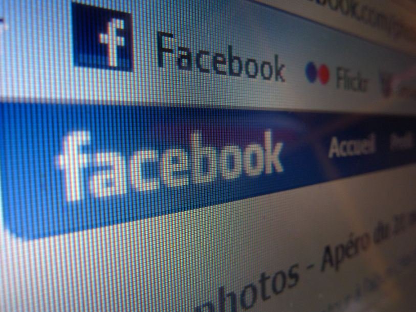 Фейсбук начнет платить пользователям за публикации