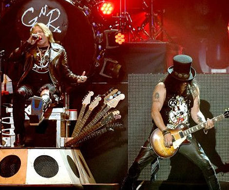 Стало известно имя нового вокалиста AC/DC. Аксель Роуз из Guns N’ Roses