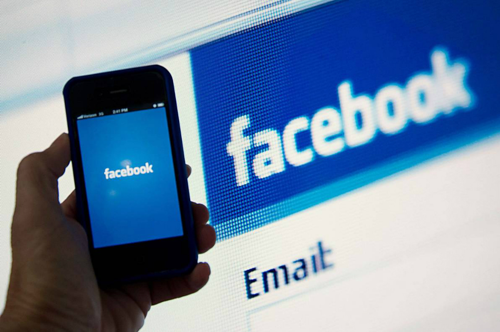Горячий порновирус проник в социальная сеть Facebook