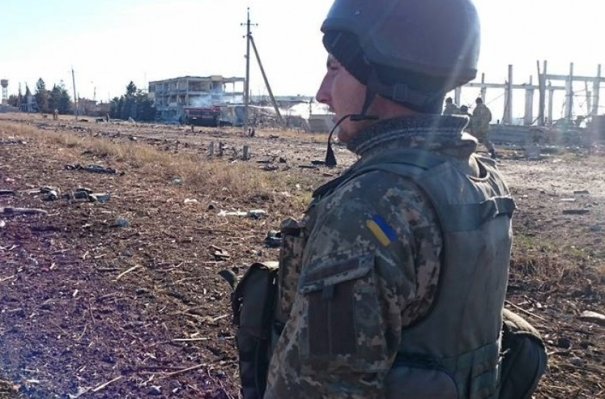 Украинские силовики обрушили минометный огонь на аэропорт Донецка