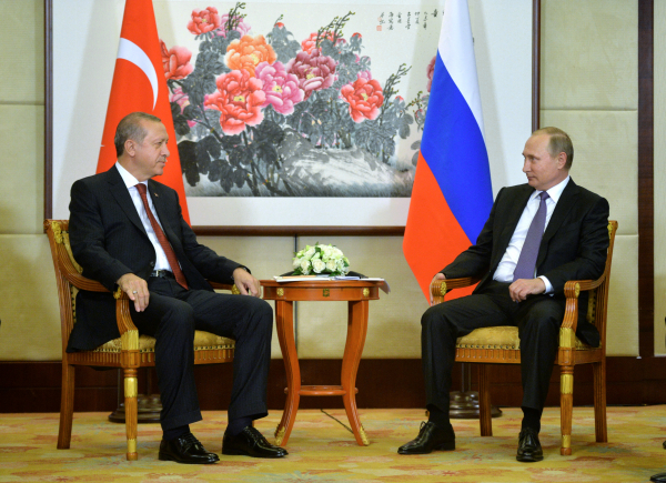 «Уже доложили» — на встрече с Эрдоганом Путин пошутил про начальника разведки Турции