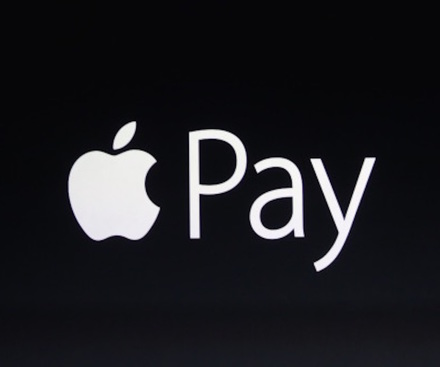 Владельцы iPhone будут оплачивать покупки при помощи системы ApplePay