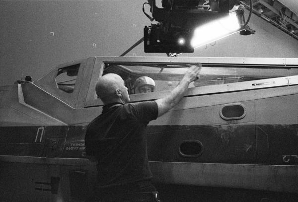 Райан Джонсон продемонстрировал фото со съемок фильма «Звездные войны: отрывок 8»
