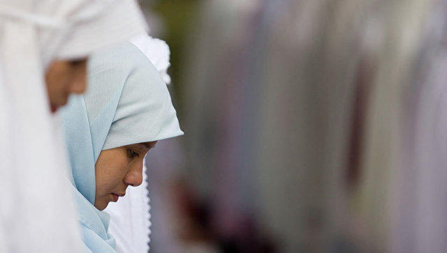 Парламент Чечни позволил школьницам носить хиджабы