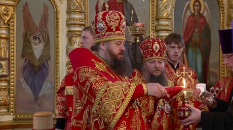 В Пасху в Ярославль доставили Благодатный огонь