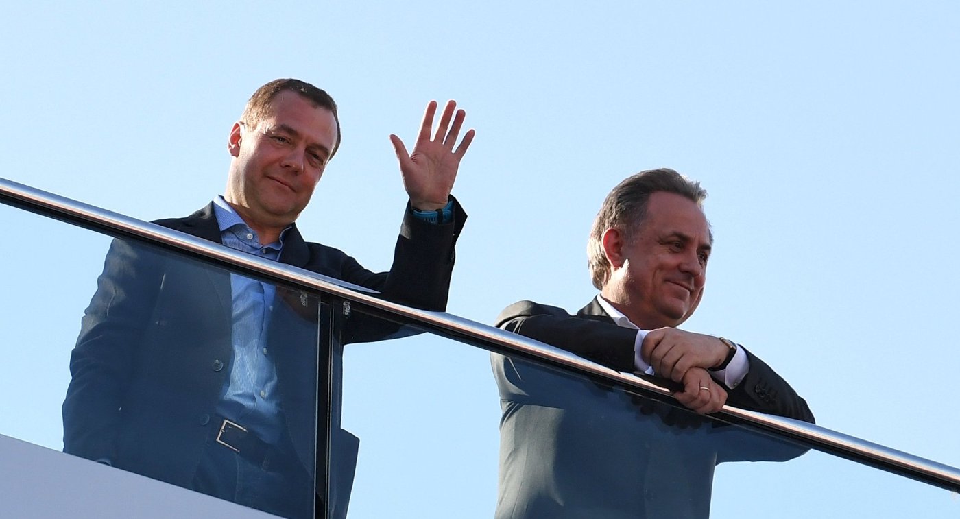 Мутко объявил Медведеву, что сборная Российской Федерации по футболу «всех порвёт»