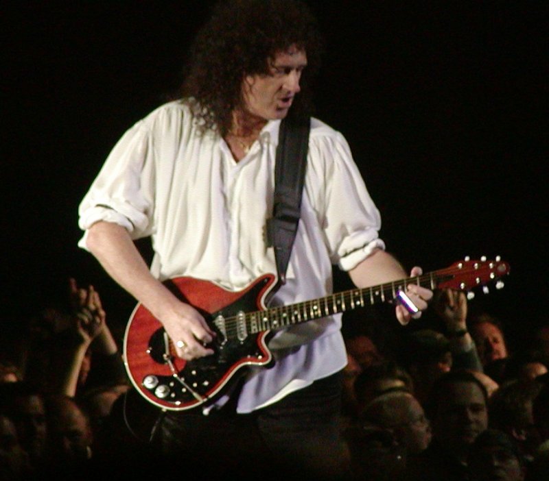 Лишился стопы: гитарист Queen раскрыл неизвестный факт о последних днях Меркьюри