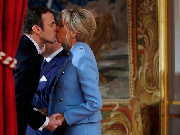 Берлускони пошутил по поводу возраста супруги президента Франции