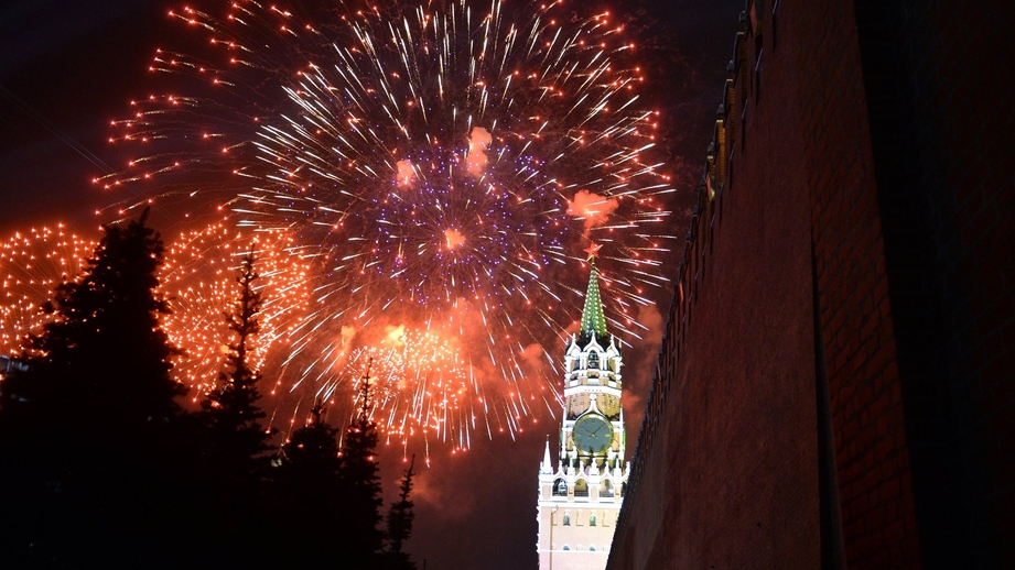 В российской столице 10 тыс. фейерверков осветят небо в День Победы