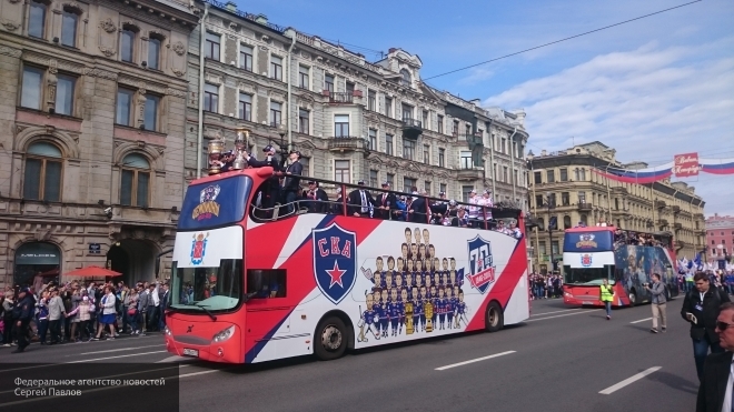 СКА провел чемпионский парад в северной столице