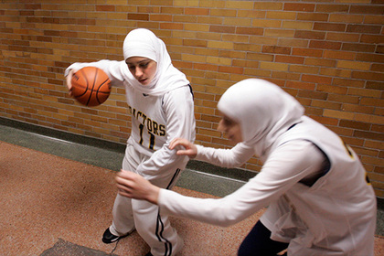 Международная федерация баскетбола позволила спортсменам играть в хиджабах