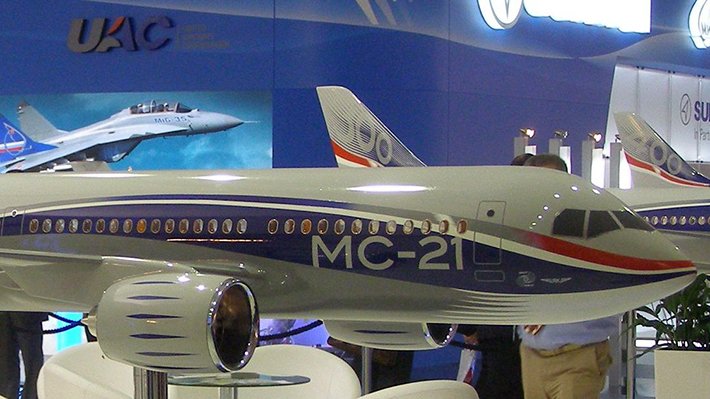 Мантуров уточнил, когда совершит 1-ый вылет самолет МС-21