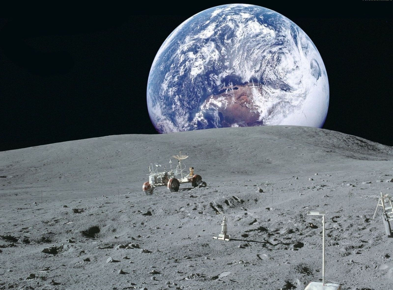 РФ отправит на Луну корабль с туристами