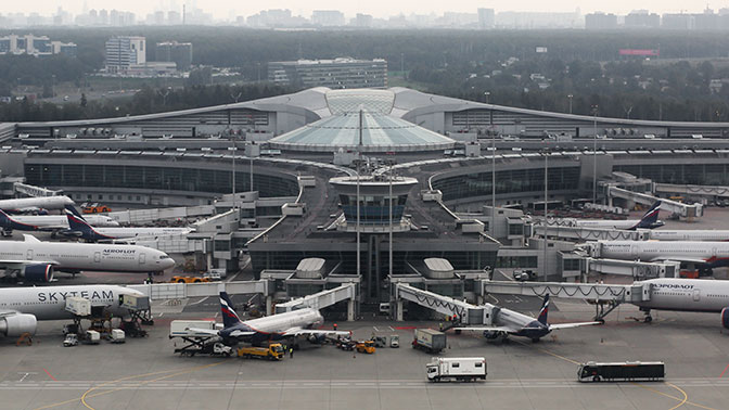 В столичных аэропортах Шереметьево и Домодедово задержаны десятки рейсов