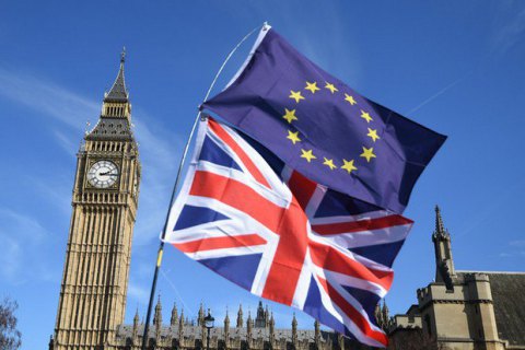 Шесть из 10-ти британцев хотят остаться гражданами ЕС после брексита — Guardian