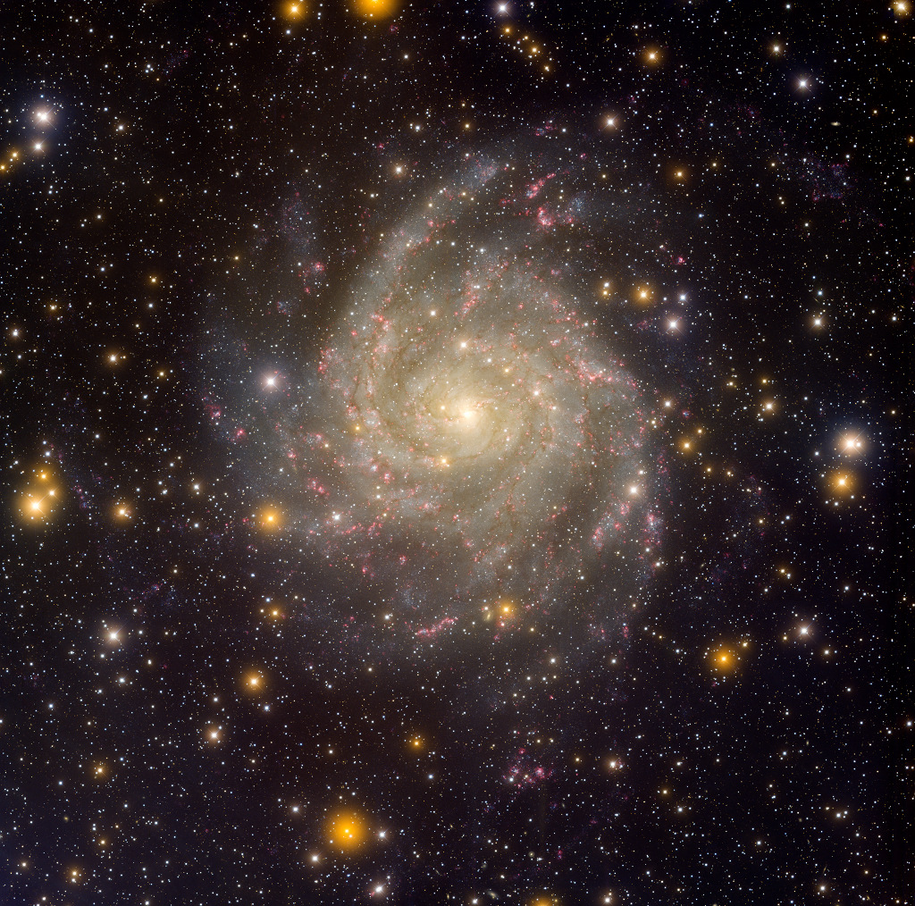 Телескоп Hubble нашел «спрятанную» галактику IC 342