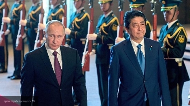 Абэ хочет попросить РФ и КНР занять «более конструктивную» позицию по КНДР