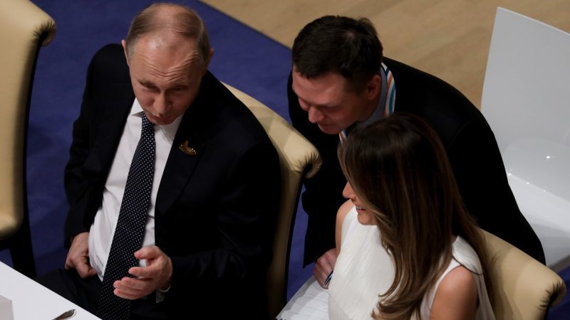 Песков раскрыл тайну разговора В.Путина с Меланией Трамп