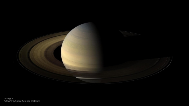 Ученые: Инопланетяне скрывают свои корабли в кольцах Сатурна