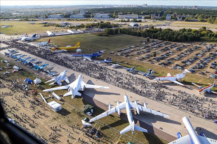 Около 18 тыс. человек посетили в 1-ый день авиасалон МАКС
