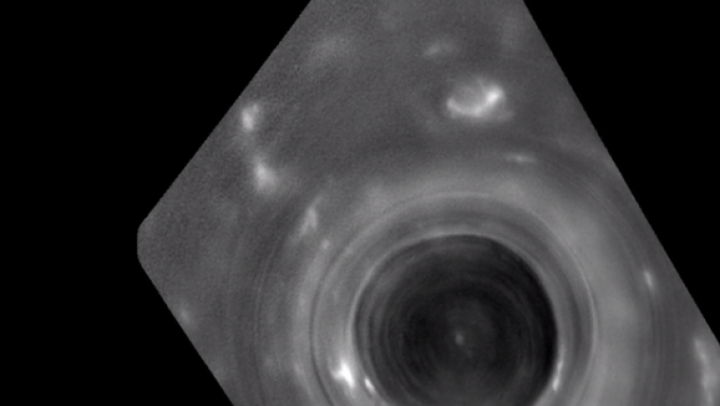 «Кассини» нашел необъяснимую аномалию магнитного поля Сатурна‍