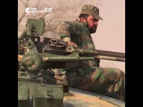 Бойцы сирийской армии форсировали  реку Евфрат