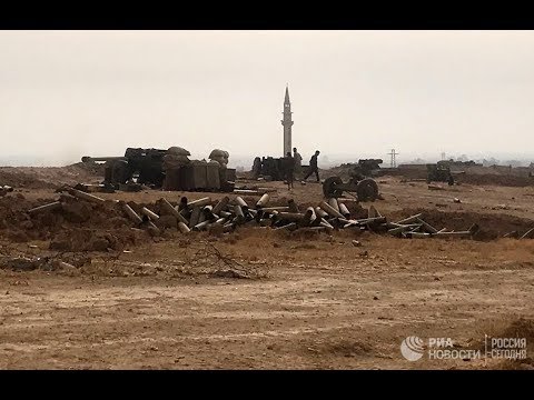 Российские военные возвели мост через Евфрат