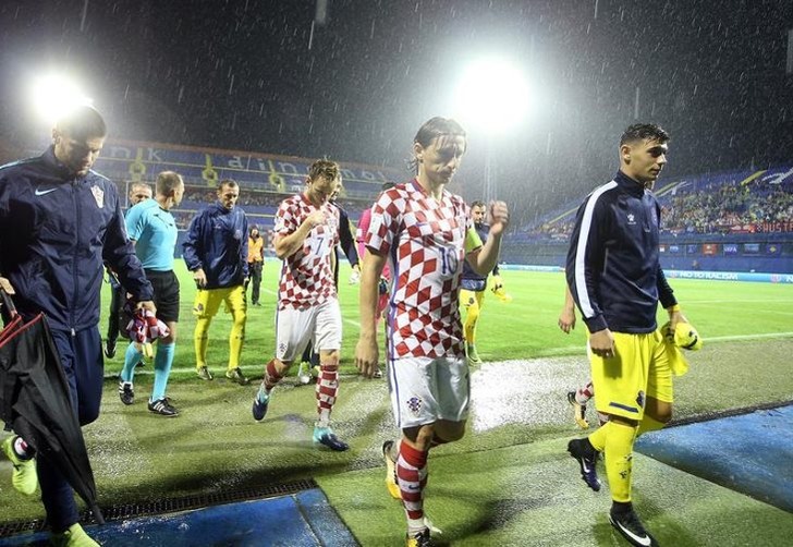 Сборные Хорватии и Косово возобновят собственный матч сегодня в 15:30