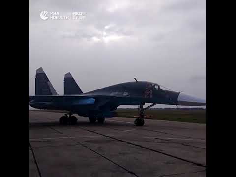 Экипажи бомбардировщиков Су-34 провели  учебную дозаправку от Ил-78