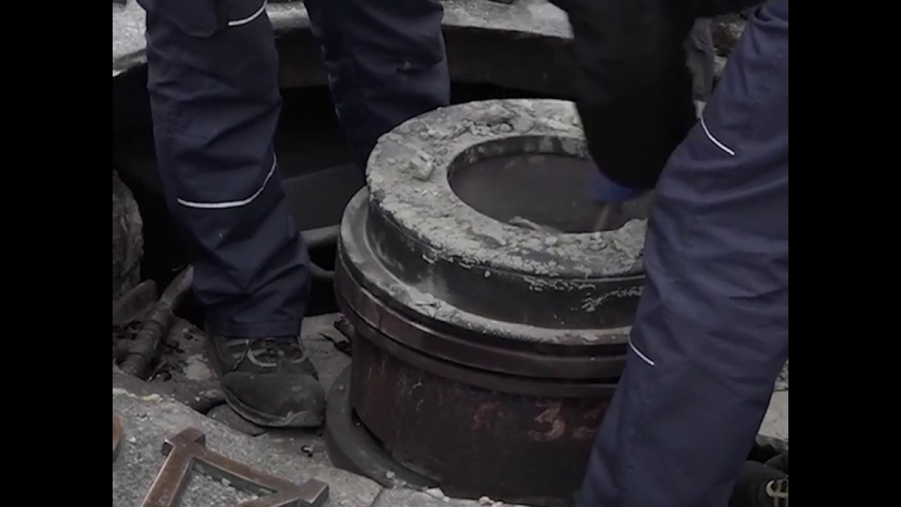 В Киеве вандалы залили цементом «Вечный огонь»