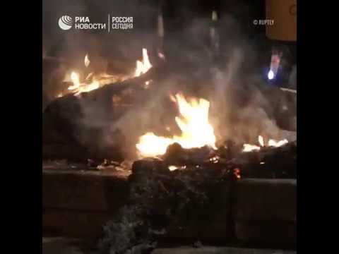 Группа националистов в Киеве сожгла чучело  Ленину в день 100-летия Октябрьской революции