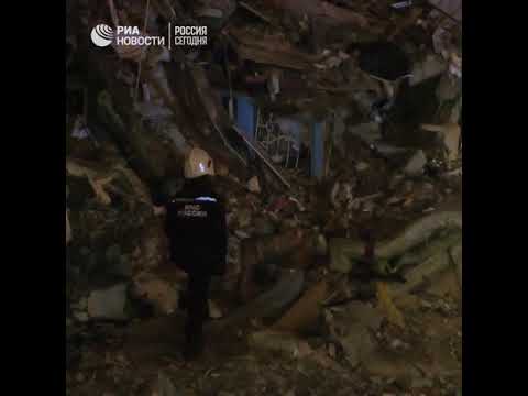 Поисково-спасательные работы МЧС на месте частичного обрушения жилого дома в Ижевске