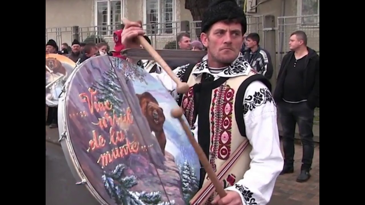 В румынском Комэнешти прошел традиционный Парад Медведей
