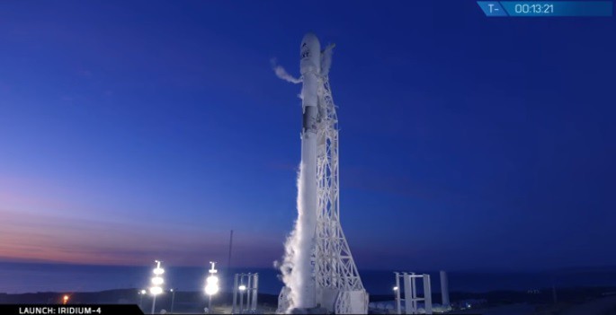 Компания SpaceX удачно вывела на орбиту все 10 спутников связи