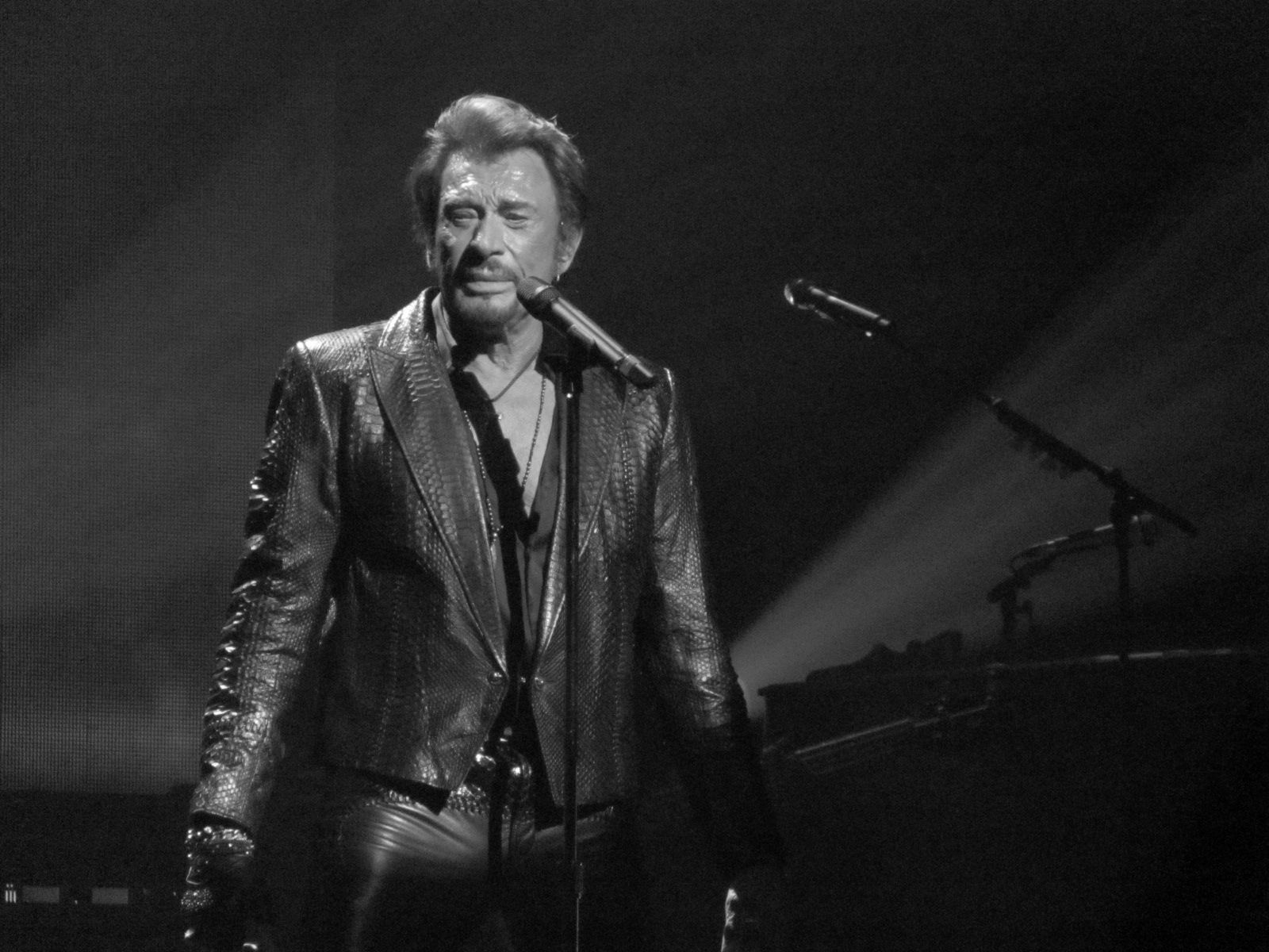 Скончался французский рок-певец Джонни Холлидей