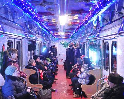 Столичное метро будет работать круглые сутки в новогоднюю ночь