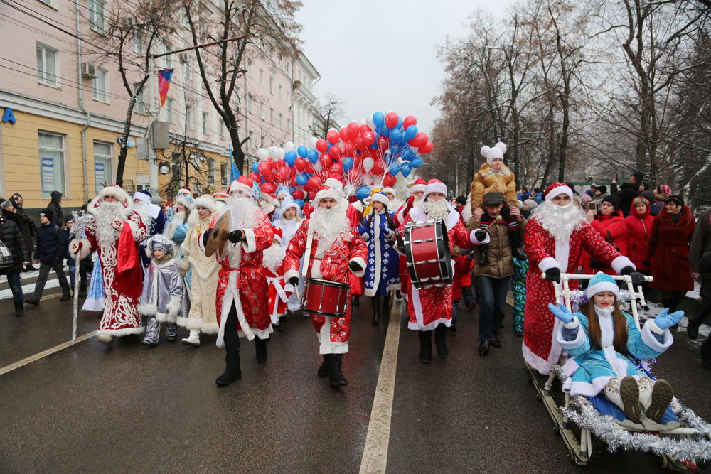 В Рязани прошёл парад Дедов Морозов