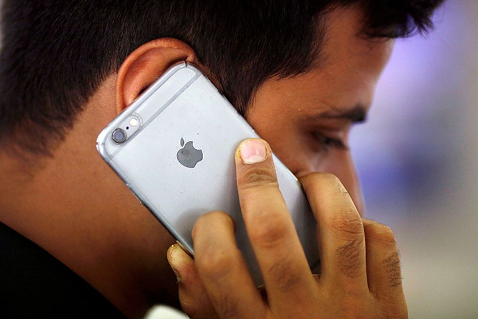 Юзеры подали в суд на Apple за намеренное замедление старых iPhone