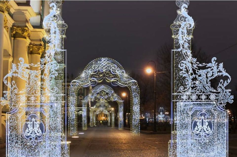Петербуржцы увидят новогоднюю иллюминацию в 1-ый день зимы