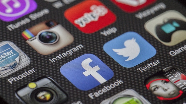 В социальная сеть Facebook и Инстаграм произошел сбой