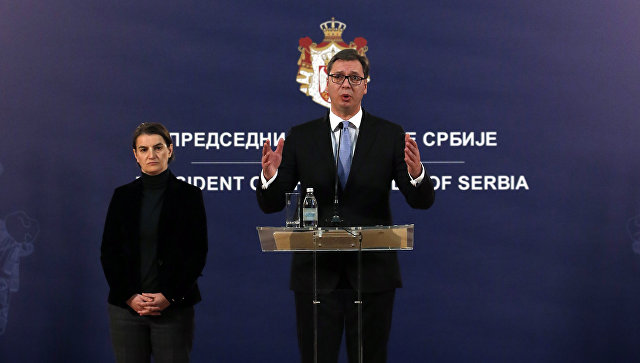 Президент Сербии Вучич почтил память политика, убитого в Косове