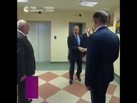 Путин побывал в своем предвыборном штабе