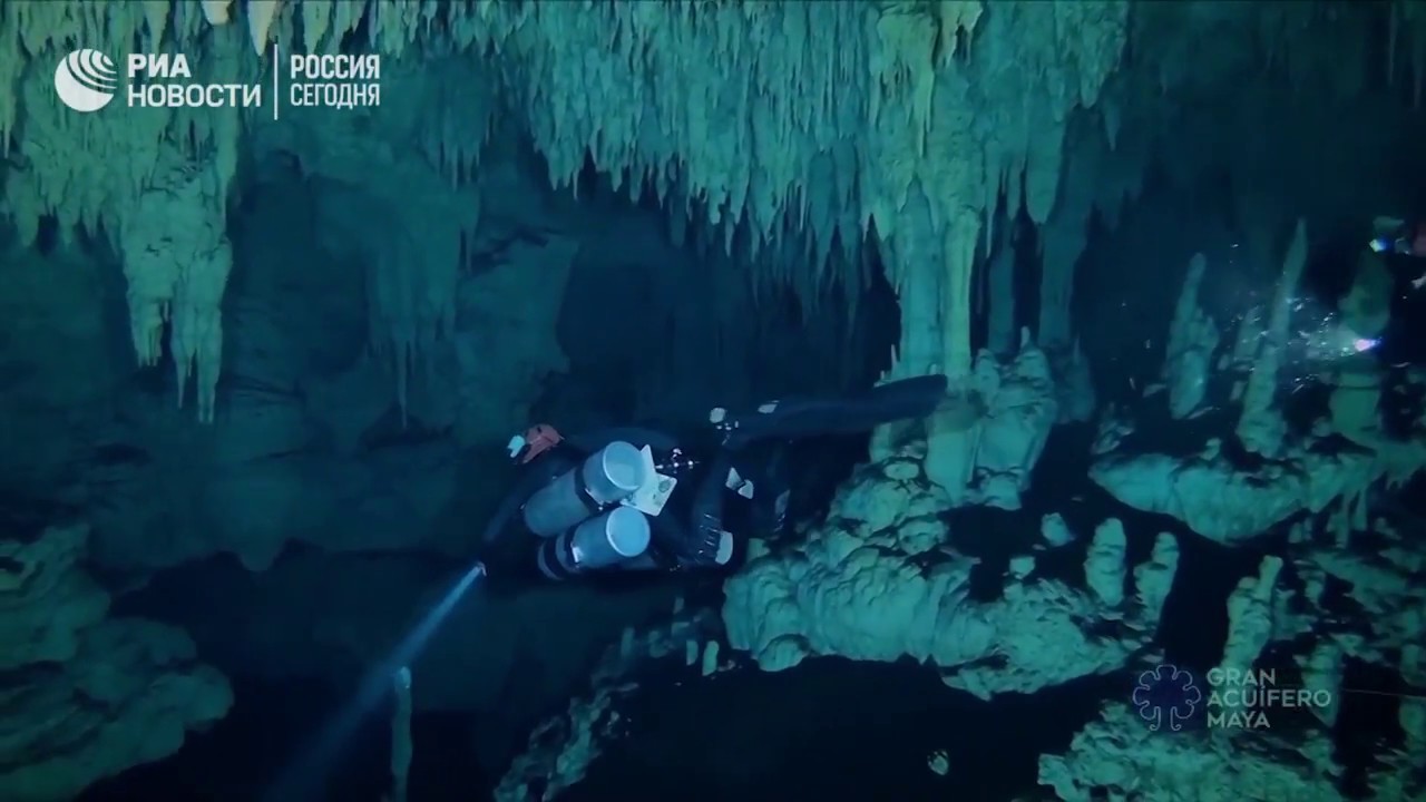 Затопленная пещера в Мексике