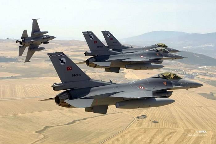 Турецкие самолеты нанесли удары по 108 целям в Африне