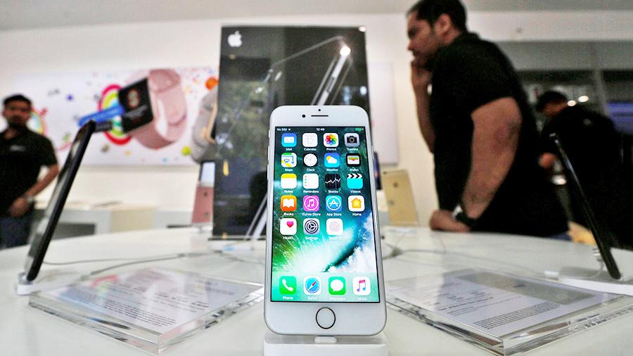 Apple потеряет 10 млрд долларов из-за скандала с замедлением iPhone