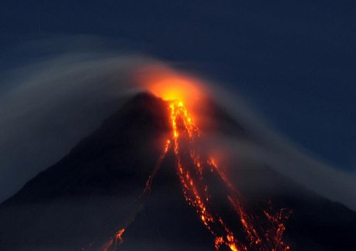 Не менее 75 тыс человек эвакуированы из-за извержения вулкана на Филиппинах