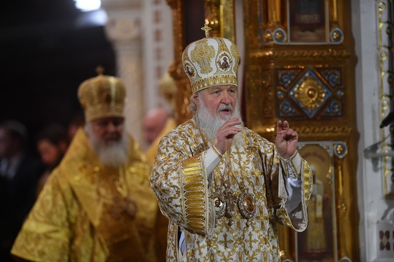 Патриарх Кирилл на Рождество пообедал с бездомными в Москве