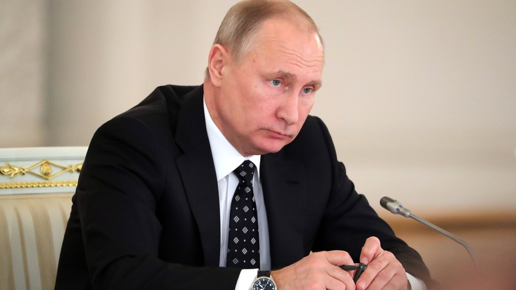 Путин провел встречу с действующими и бывшими главами регионов