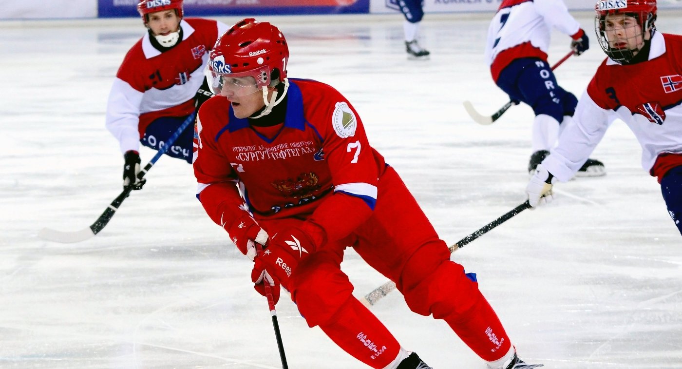 Сборная РФ по хоккею с мячом разгромила сборную Норвегии в Хабаровске